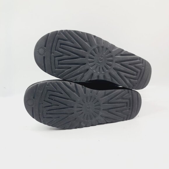 UGG Women's Black Bailey Bow II  Suede Ankle Winter Snow Boot Size 8 - Picture 5 of 7